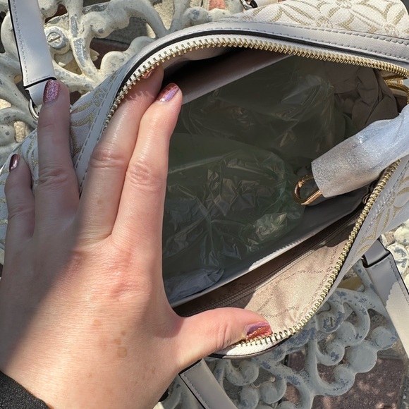 Michael Kors Patterned Women's Bag Set - Picture 5 of 16